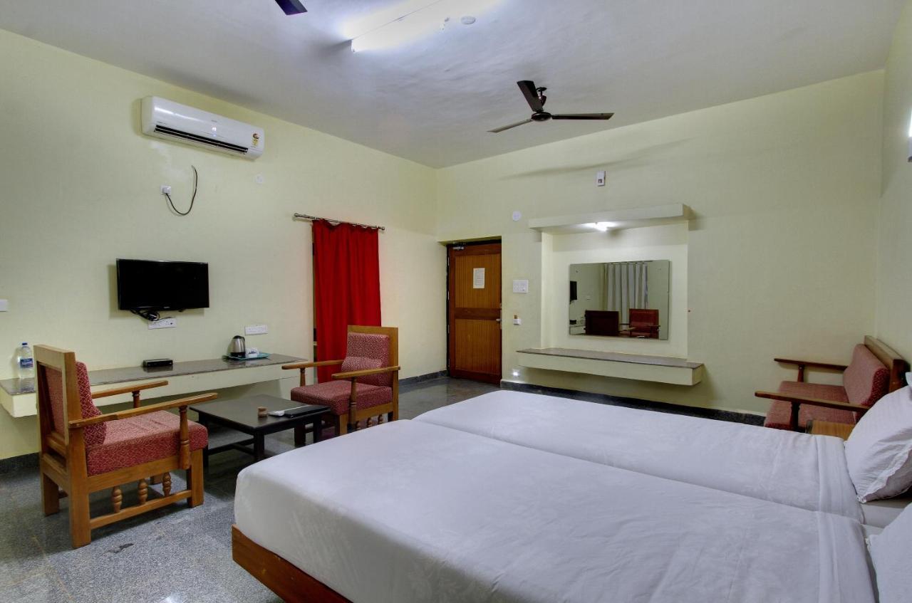 Kanthi Resorts Badami Bagalkot Экстерьер фото